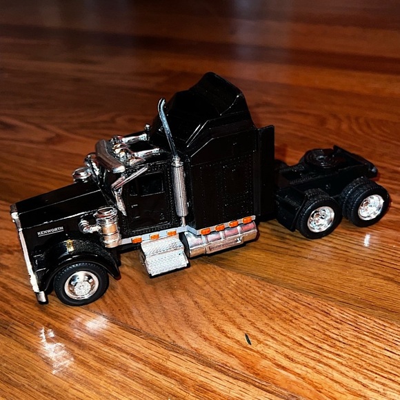 Kenworth Vintage Model Semi Truck Black Silver Rare Collectible - Picture 1 of 15